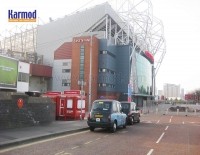 קיוסקים בריטניה מנצ'סטר Old Trafford ו אצטדיון Camp Nou