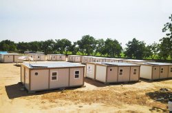 מבני מגורים ממכולות עבור מחנות פליטים