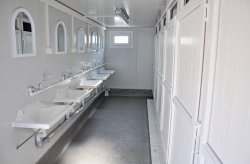 תאי שירותים/מקלחות ממכולות